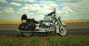 Read more about the article Essential Tips on How to Ride Motorcycle Safely on the Road