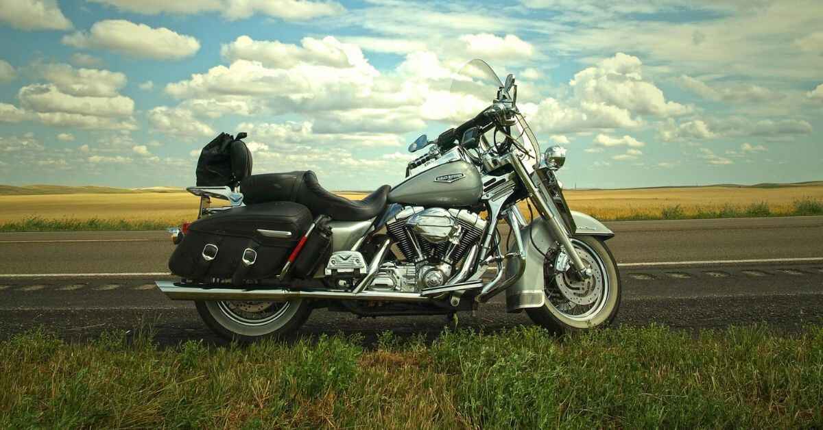 Essential Tips on How to Ride Motorcycle Safely on the Road