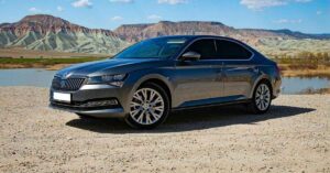 Read more about the article A 12-Step Guide on How to Change a Car Tire Flat on Highway